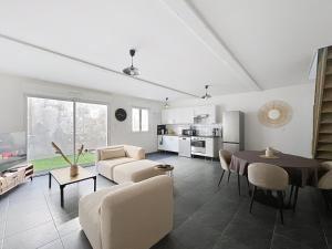 Appartements Grand Duplex avec terrasse au coeur de Blaye : photos des chambres