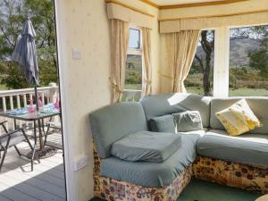 The CaravanMeenacross