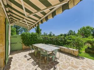 Maisons de vacances Villa -Le Roc- pour 11, jardin et piscine : photos des chambres