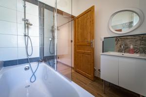 Appartements 220m apartment with terrace for 14 people : photos des chambres