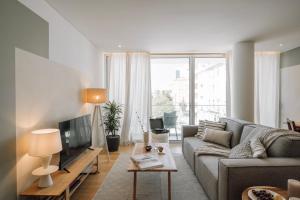 Sabaudia - 2 bedrooms and balcony in Alvalade