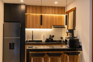 Elegant Lux Condo - Fast Wi-fi- Near the Beach