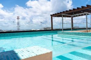 Elegant Lux Condo - Fast Wi-fi- Near the Beach