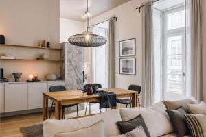 Kamour - 2 bedrooms and balcony in Baixa