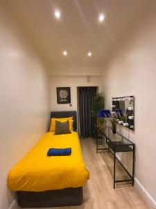 New Elegant 2 Bed flat in Chiswick