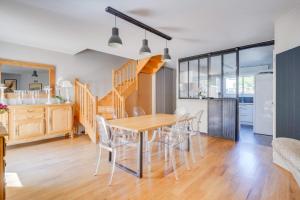 Maisons de vacances Beautiful house in Le Bouscat with pool & parking : photos des chambres