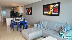 Apartamentos Torres Del Lago Por Parceros Group