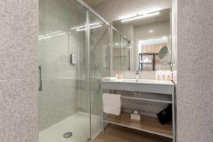 Hotels Golden Tulip Hotel & Rooftop Martigues Provence : photos des chambres