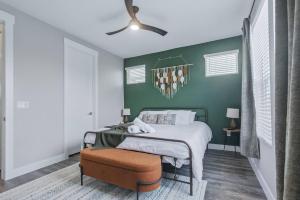 3br W King Bed, Sauna, Parking-6 Min To Olde Town