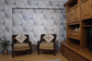 Vintage Modernized Sea View Apartment