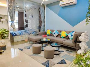 Linda Apartment-ICON56-District4-3mins to center dtrc1- INFINITY POOL- AWESOME ROOFTOP