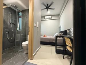 The Luxe & The Colony Infinitum by Romeo Bnb