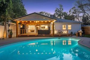 Lake Balboa Hideaway