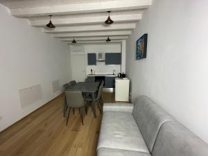 Vittoria Tre Piazze Apartments