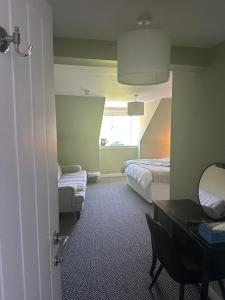 Pitlessie Rooms at Pitlessie Village Inn