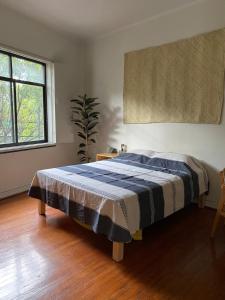 Beautiful, bright apartment, right on the park