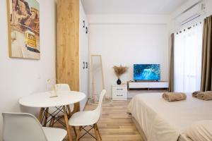Don's Studio by Tok