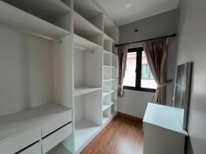 The Lake Huay Yai Three-Bedroom Villa