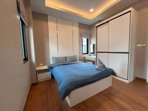 The Lake Huay Yai Three-Bedroom Villa