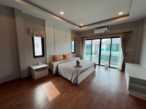 The Lake Huay Yai Three-Bedroom Villa