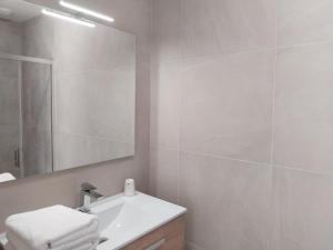 Hotels Logis Hotel Restaurant Cruzel : photos des chambres