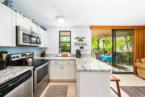 Big Island Kona Makai 4-205 by Coldwell Banker Island Vacations