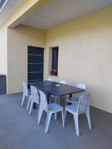 Hotels Logis Hotel Restaurant Cruzel : photos des chambres