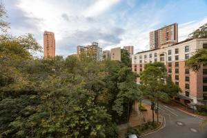 Cómodo y recién remodelado apto de 2 habitaciones cerca a Provenza