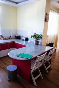 Roseville (Entire Apartment)