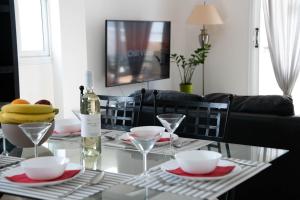 Pavilion Apt Cozy 2BR by Elysio