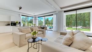 VACATION MARBELLA I Villa Monte Halcones, Private-Pool, Brand-New, Incredible Views, Near Golf Valley