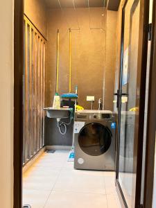 Luxury 2-Bedroom - Astoria Apartments