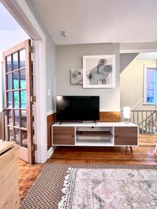 Ten Minute Commute to NYC