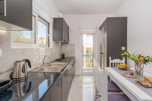Alexander Home