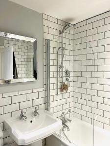 Spacious flat on the High St