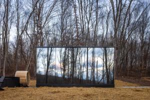 Fauna Mirror Cabin Secluded Getaway