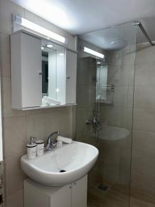 2 bedroom Glyfada Apartment