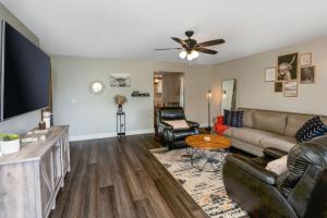 Centrally Located Cozy Pet Friendly Cottage