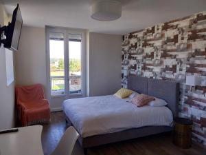 Hotels Logis Hotel Restaurant Cruzel : photos des chambres