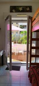Charmant studio-terrasse à Carras Plage