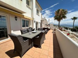 Penthouse of the Rising Sun, Casares Costa