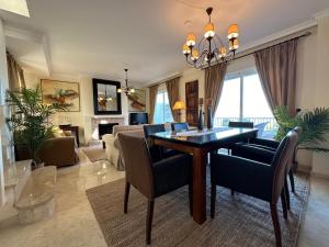 Penthouse of the Rising Sun, Casares Costa