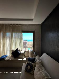 Appartement luxueux avec vue mer dans résidence privée à Imi OuaddarLuxurious apartment with sea view, private pool