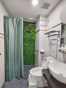 Pretty Room with balcony klcc view in Chamber