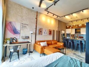 Pretty Room with balcony klcc view in Chamber