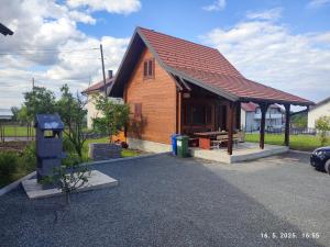 Cypres, modern wooden house with free parking