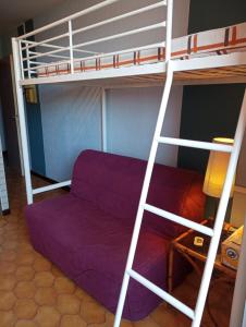 studio à 50 m de la plage , idéal pour 2, avec parking 2NOUMÉA35