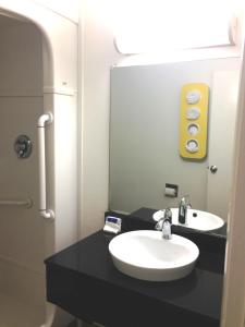 Queen Room - Non-Smoking room in Motel 6-Bessemer AL - Birmingham