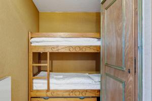 Apartment with garden on the snow front