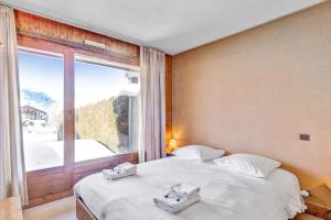 Apartment with garden on the snow front